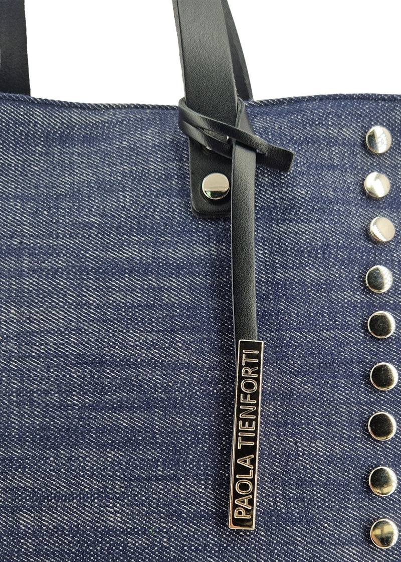 Paola T. Shopper medium con rivetti e pendente argento Nuovo