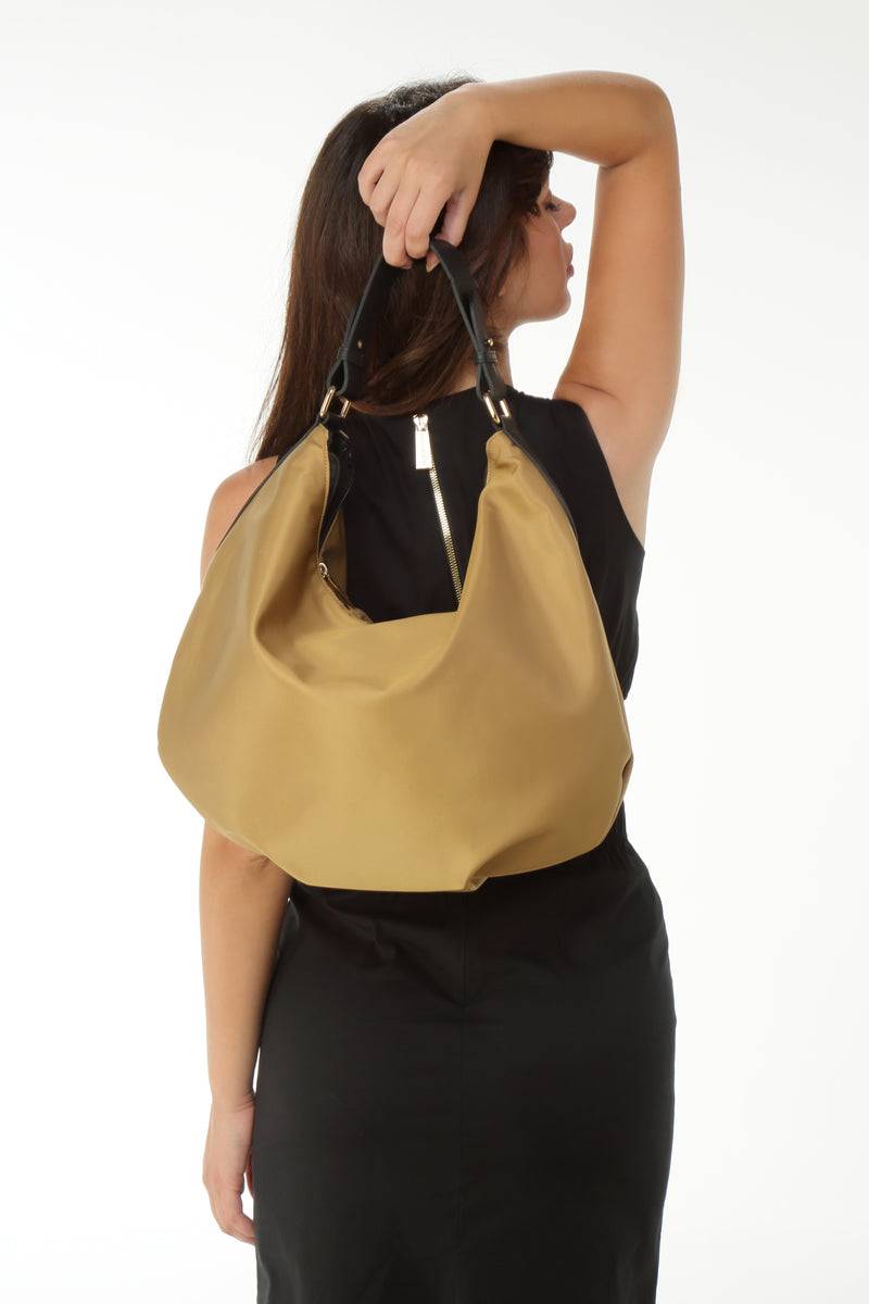 Paola T. Sacca in nylon con dettagli oro Sottocosto