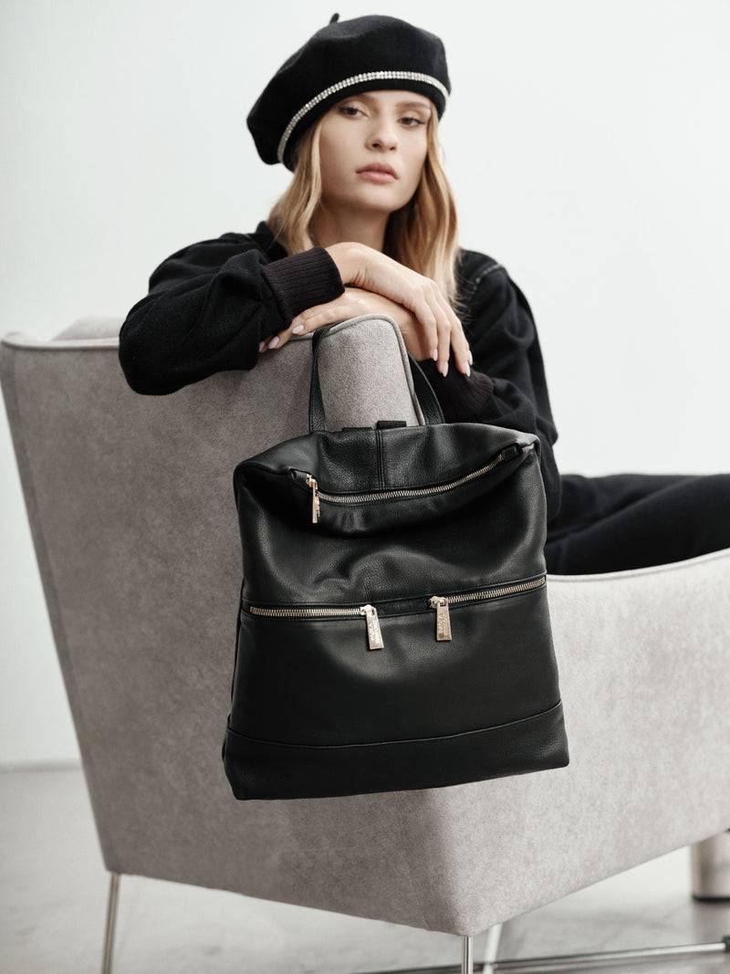Paola T. Zaino in pelle con dettagli oro Moda