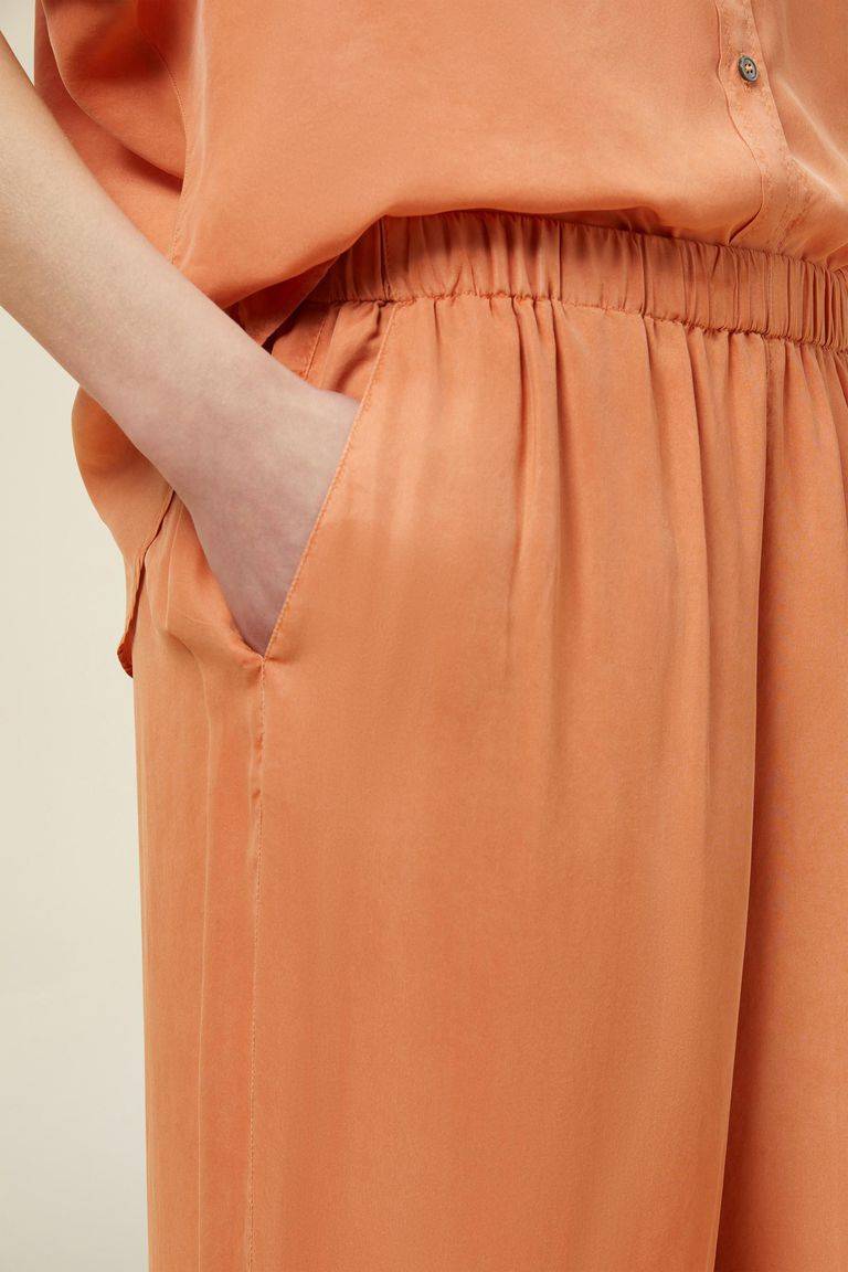 Pomandere Pantalone ampio con elastico in vita, tinto naturalmente 2025