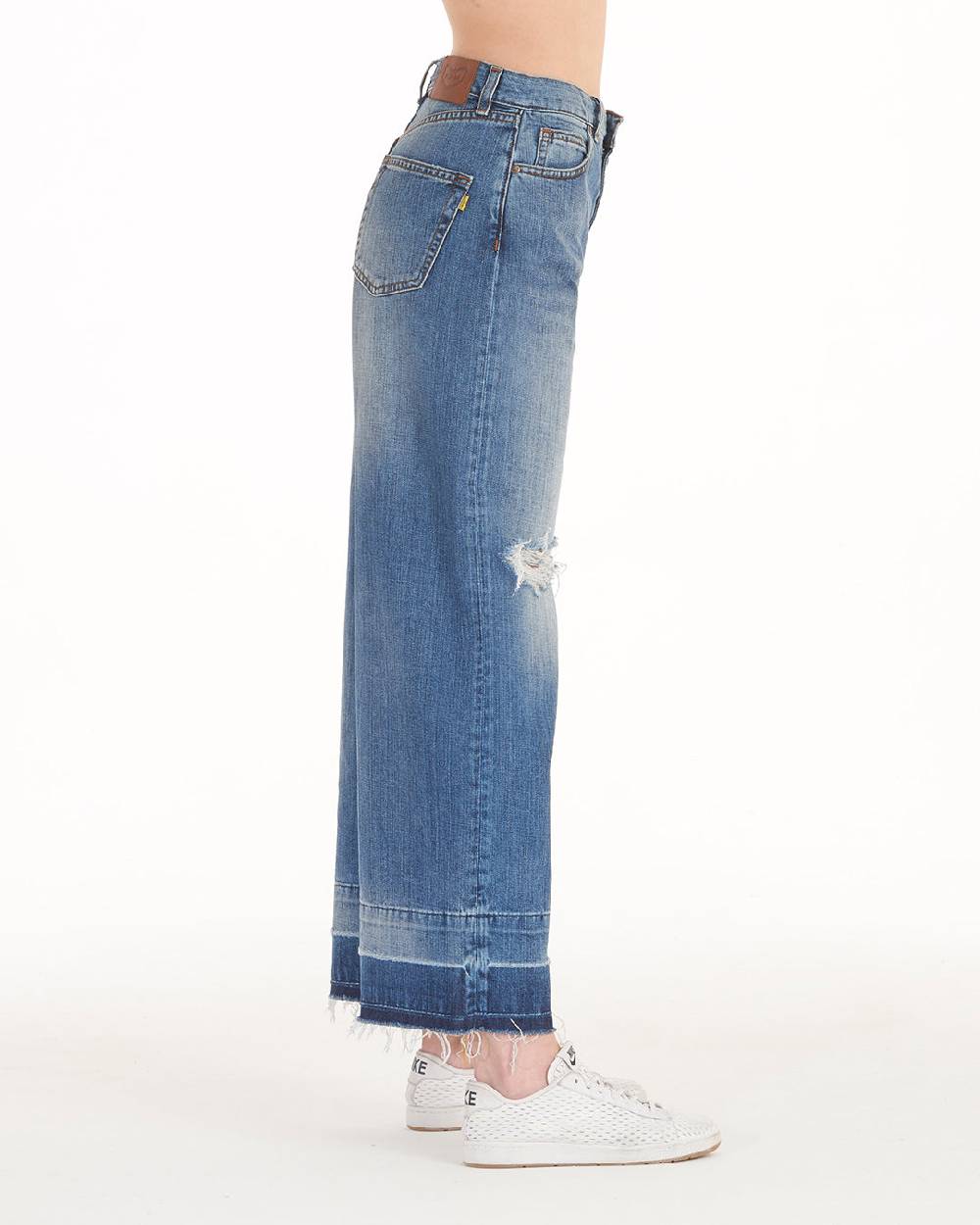 Pop84 Jeans over fit modello Rosy Affare Del Giorno