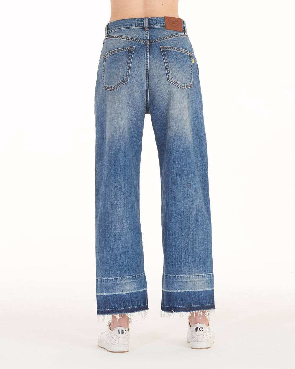 Pop84 Jeans over fit modello Rosy Affare Del Giorno