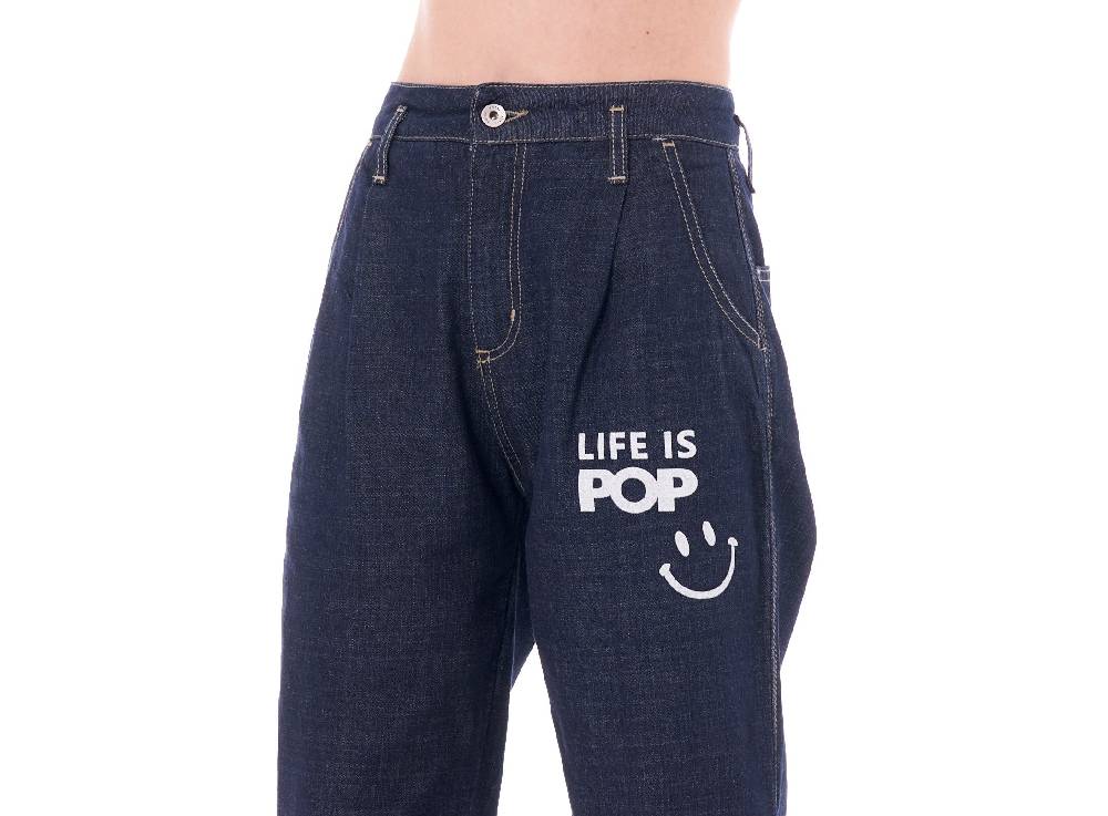 Pop84 Jeans con frase "LIFE IS POP" Novità