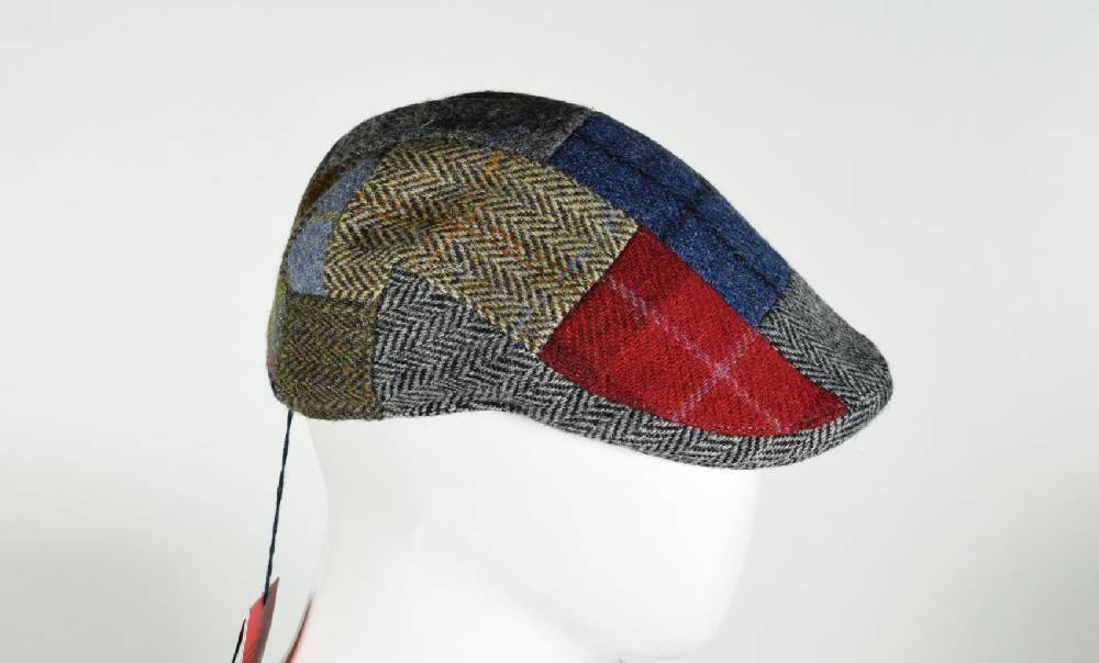 Panizza Berretto panizza a patchwork in lana harris tweed Convenienza