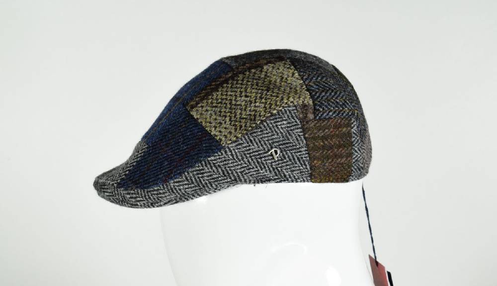 Panizza Berretto panizza a patchwork in lana harris tweed Convenienza