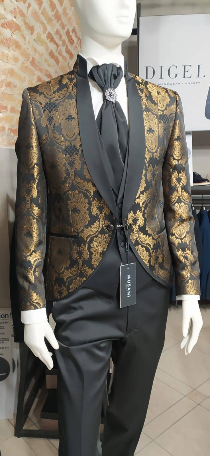 Musani Milano Cerimonia Abito musani damascato ecru con panciotto cravatta e papillon Promozione Limitata