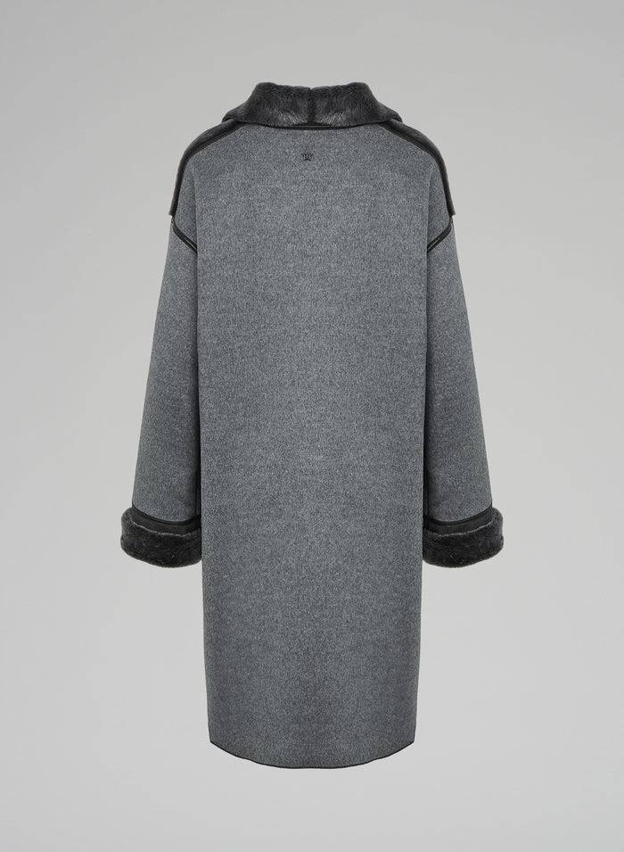 Lorena Antoniazzi CAPPOTTO IN MONTONE Presa