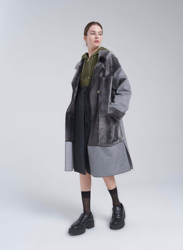 Lorena Antoniazzi CAPPOTTO IN MONTONE Presa
