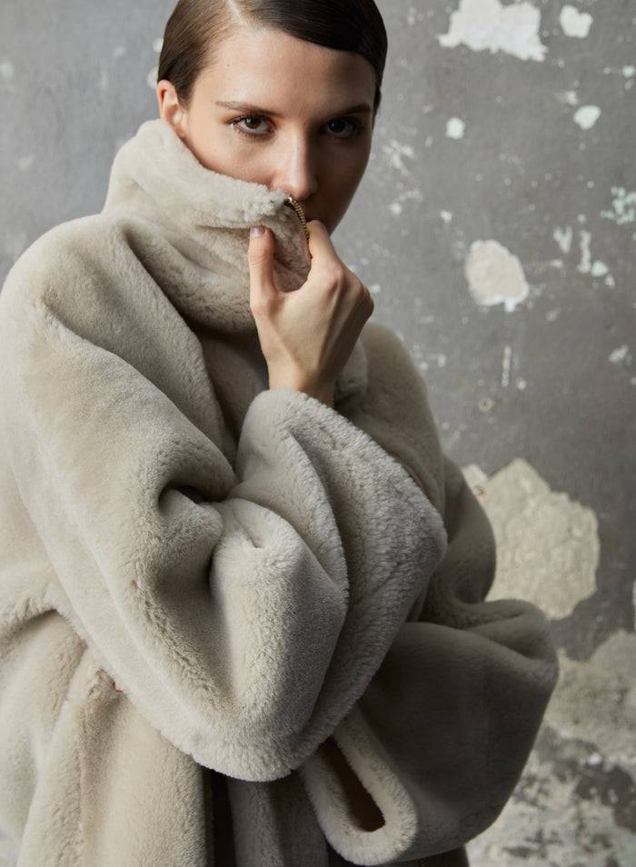 Lorena Antoniazzi CAPPOTTO IN MONTONE Economico
