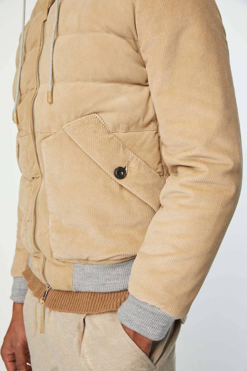 Lubiam Giubbino imbottito in suede con cappuccio nocciola Giubbino imbottito in suede con cappuccio nocciola Qualità