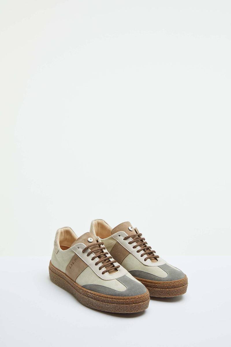 Lubiam Sneaker stringate bianco latte dettagli in contrasto Sneaker stringate bianco latte dettagli in contrasto Outlet