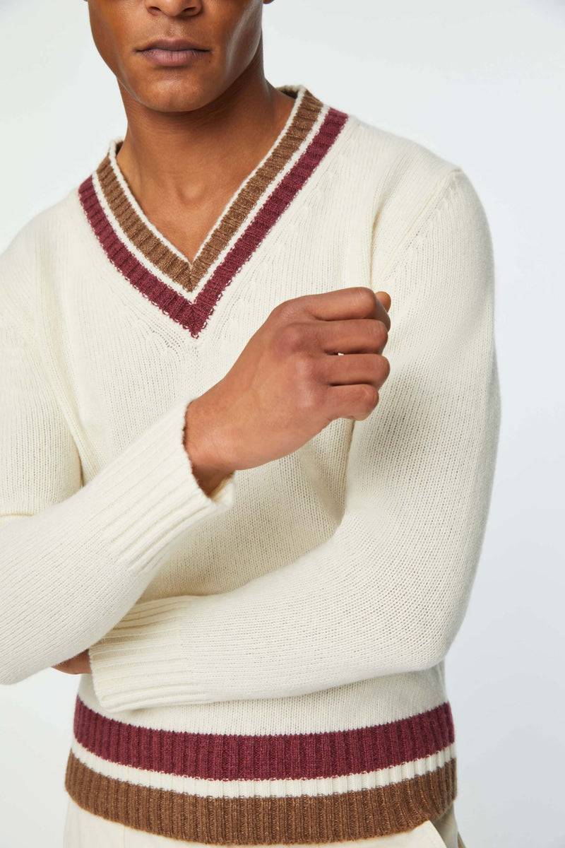 Lubiam Maglia scollo a v con dettagli in contrasto Maglia scollo a v con dettagli in contrasto Italia