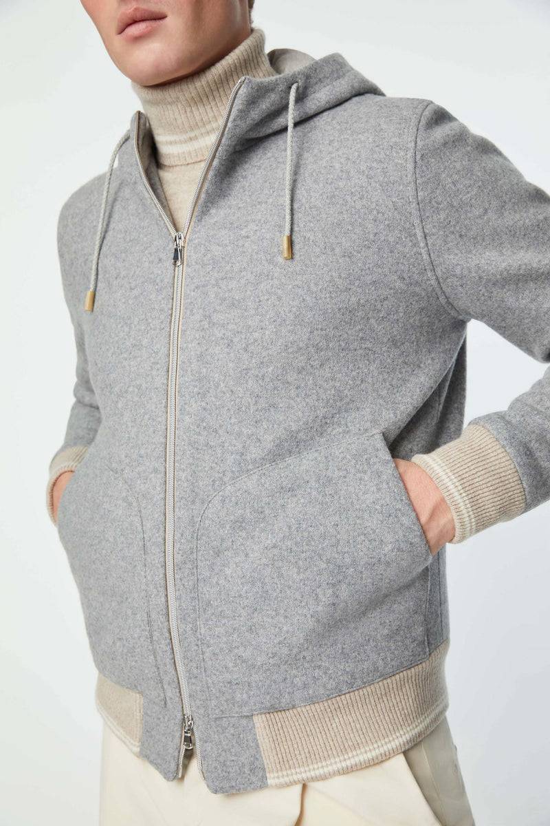 Lubiam Felpa con zip grigia con dettagli in contrasto Felpa con zip grigia con dettagli in contrasto Economico