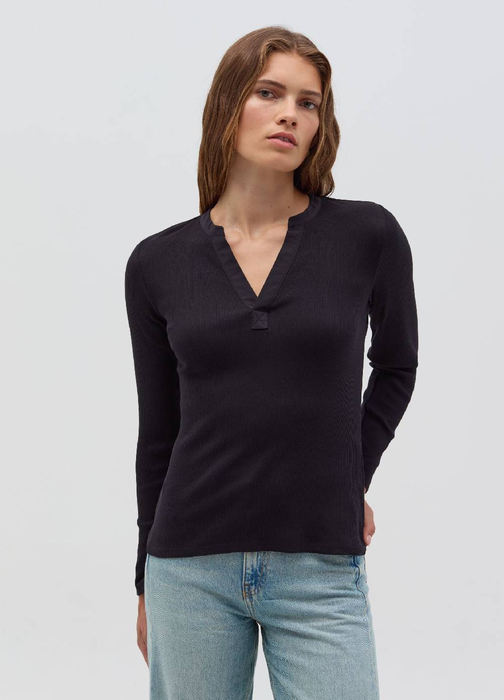 OVS T-shirt a costine sottili con scollo a V Shopping Online