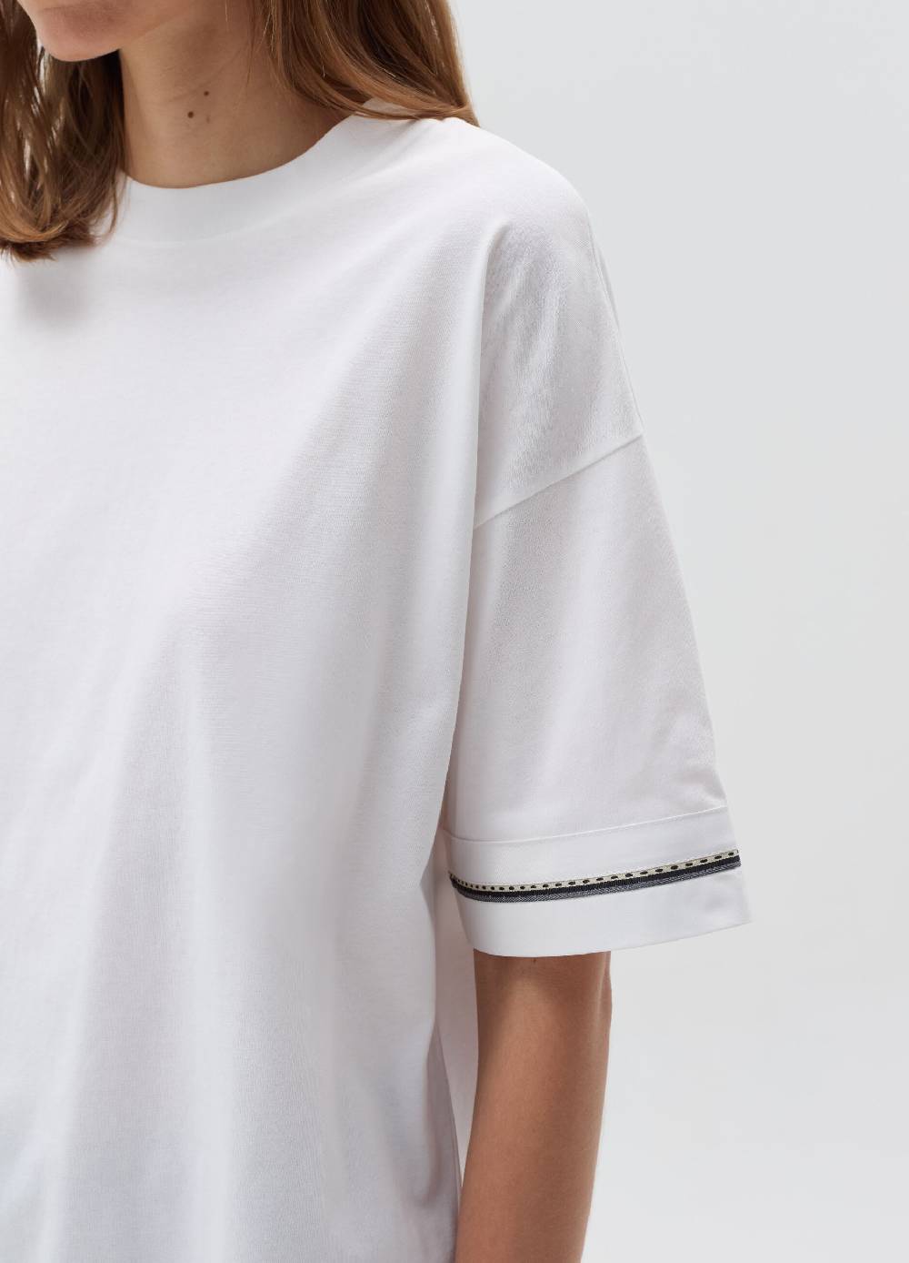 LULAH D. T-shirt over con inserti a contrasto Prezzo Ridotto