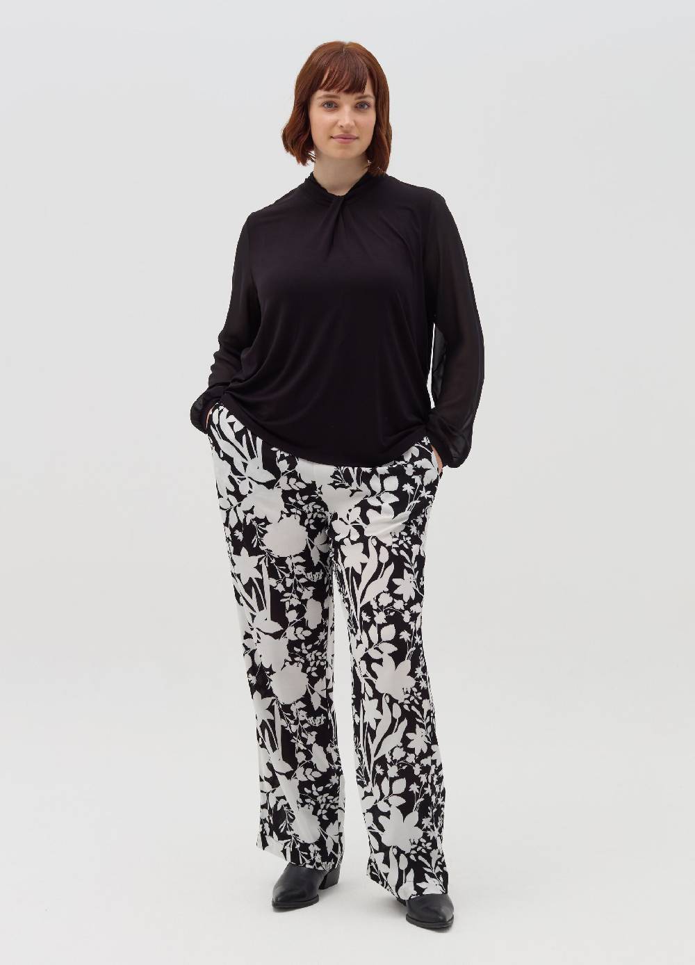MYA T-shirt in viscosa stretch con nodo Curvy Convenienza