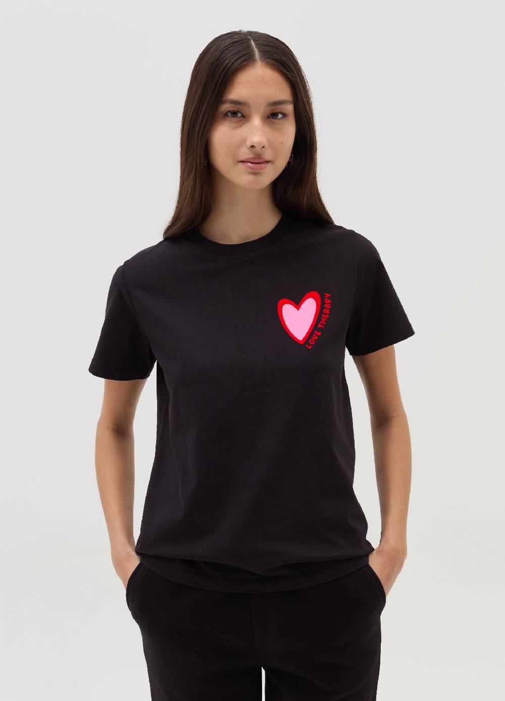 LOVE THERAPY T-shirt con stampa cuore Soddisfazione Garantita