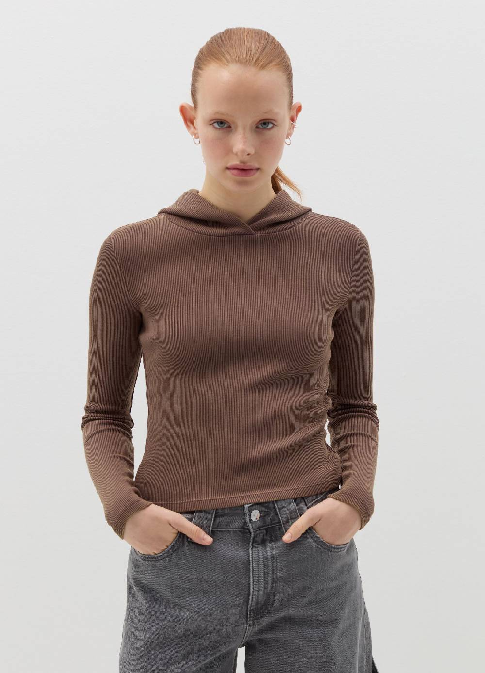 B. ANGEL T-shirt a costine con cappuccio Moda