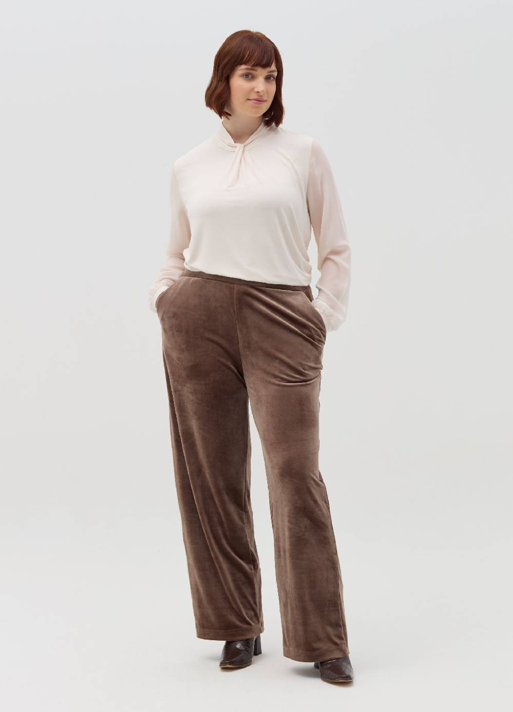 MYA T-shirt in viscosa stretch con nodo Curvy 2025