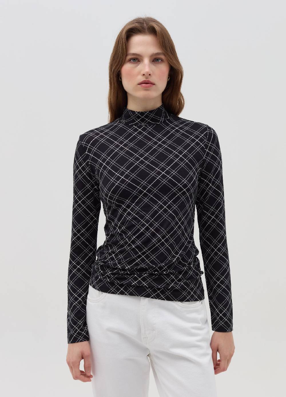 OVS T-shirt mock neck con fantasia check Saldi