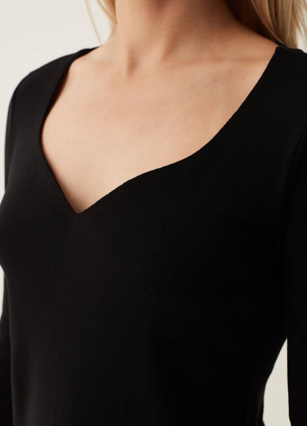 OVS T-shirt a maniche lunghe con scollo a cuore Prezzo Ridotto