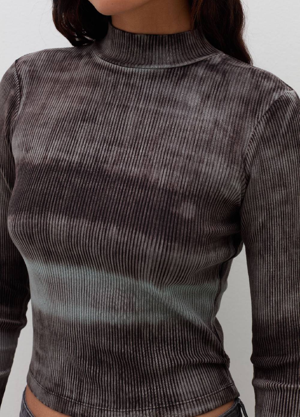B. ANGEL T-shirt a costine degrade con collo alto In Vendita