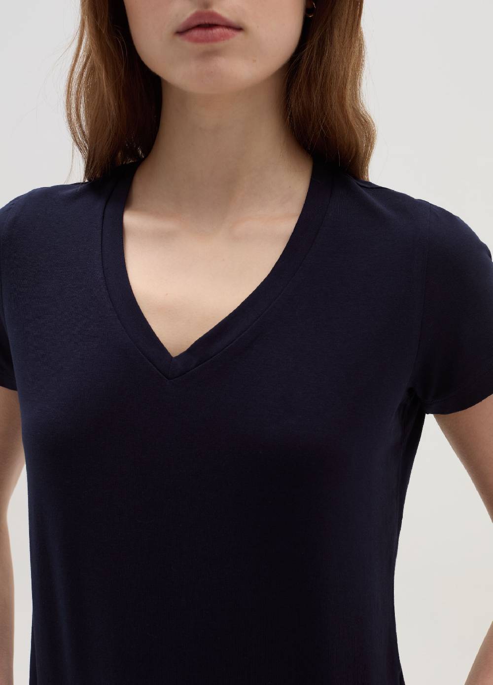 OVS T-shirt tinta unita con scollo a V Offerte