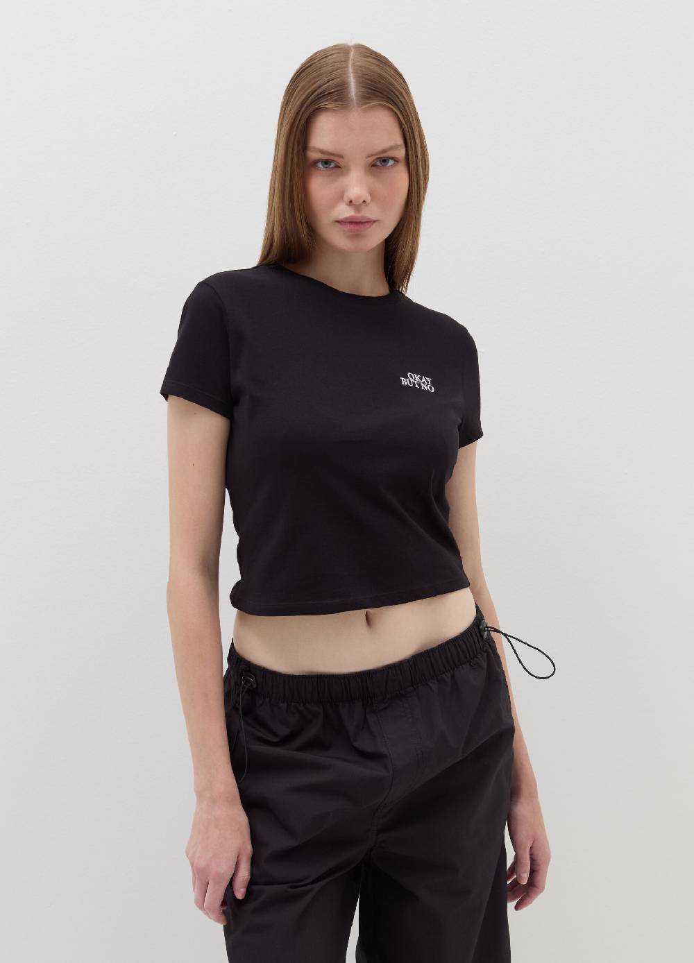 B. ANGEL T-shirt crop con ricamo lettering Promozione