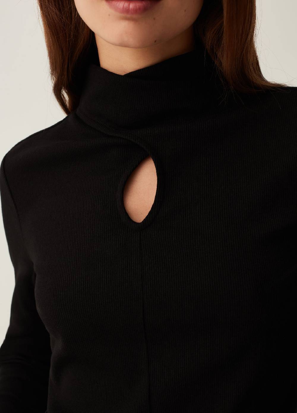 OVS T-shirt mock neck con dettaglio cut out Vendita