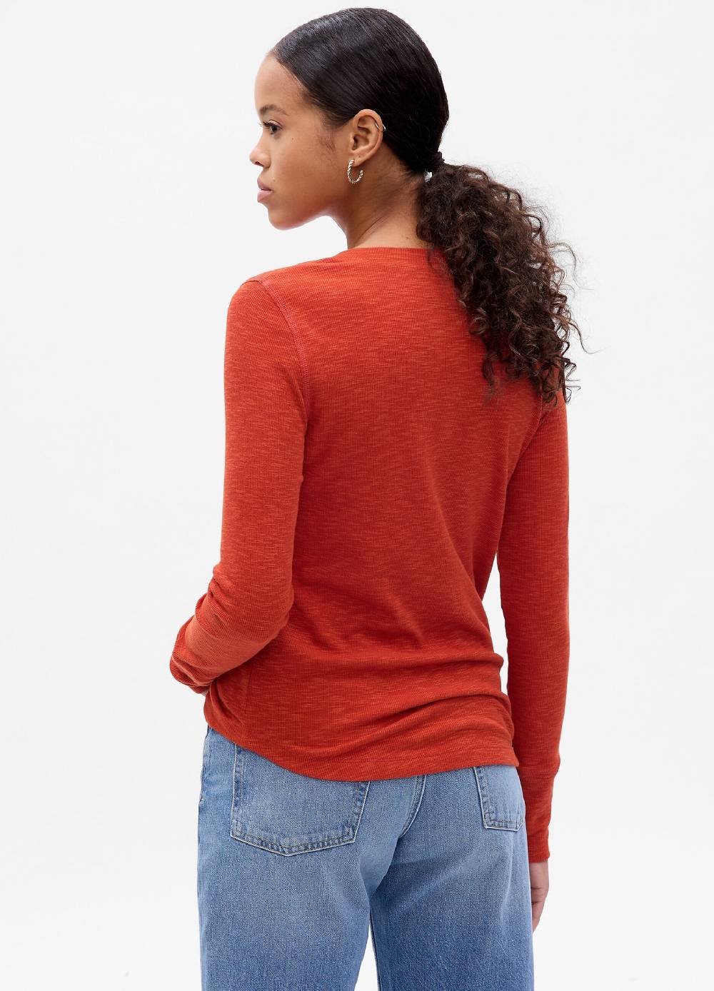 GAP T-shirt a costine sottili scollo serafino In Vendita