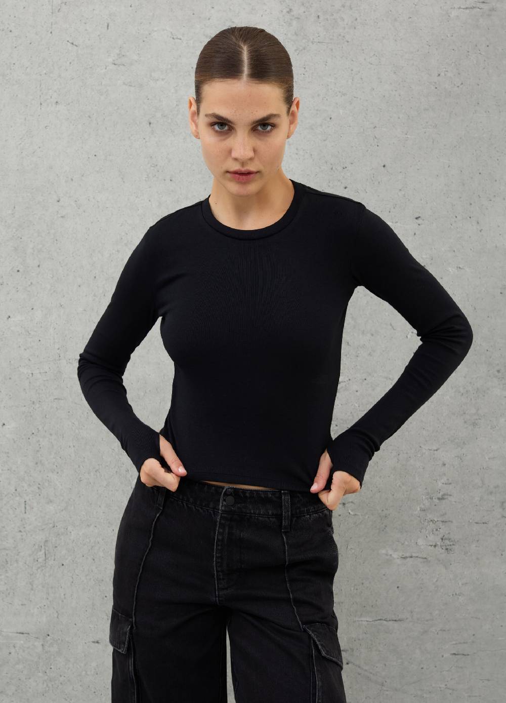 UTOPJA Crop Longsleeve T-shirt Black Negozio