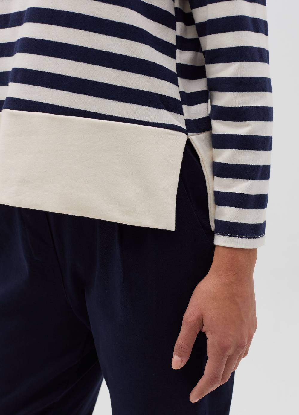HYBRID Maglia a righe con spacchetti Presa