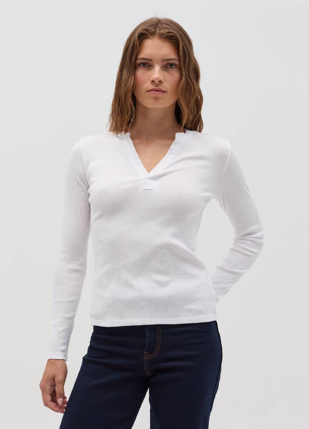 OVS T-shirt a costine sottili con scollo a V 2025