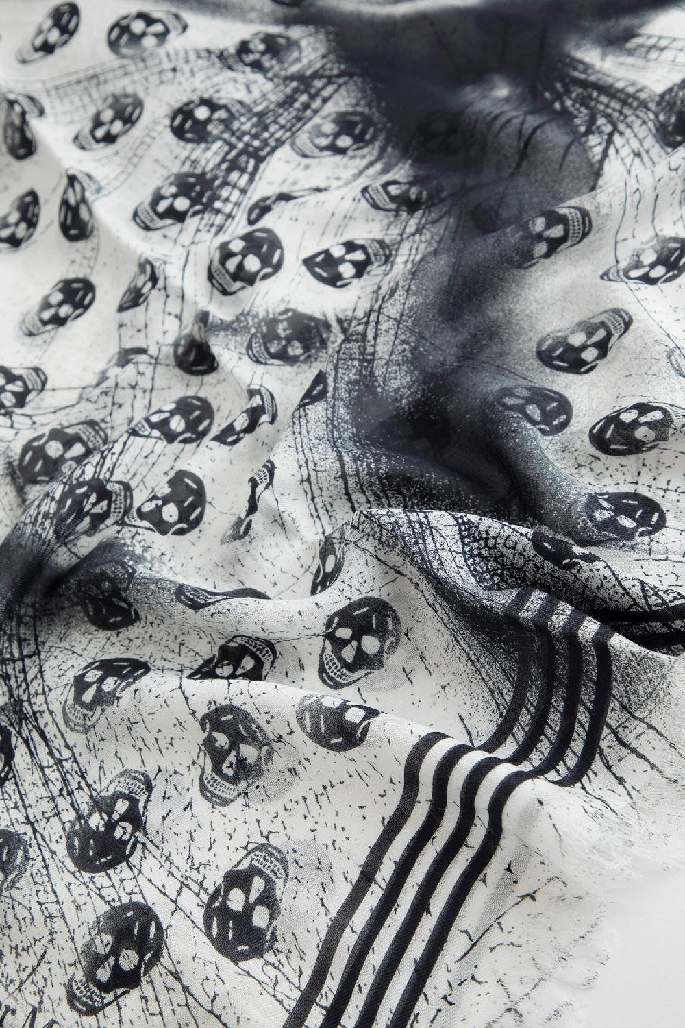 Antonioli ALEXANDER MCQUEEN MAN BLACK&WHITE SCARVES Prezzo Ridotto