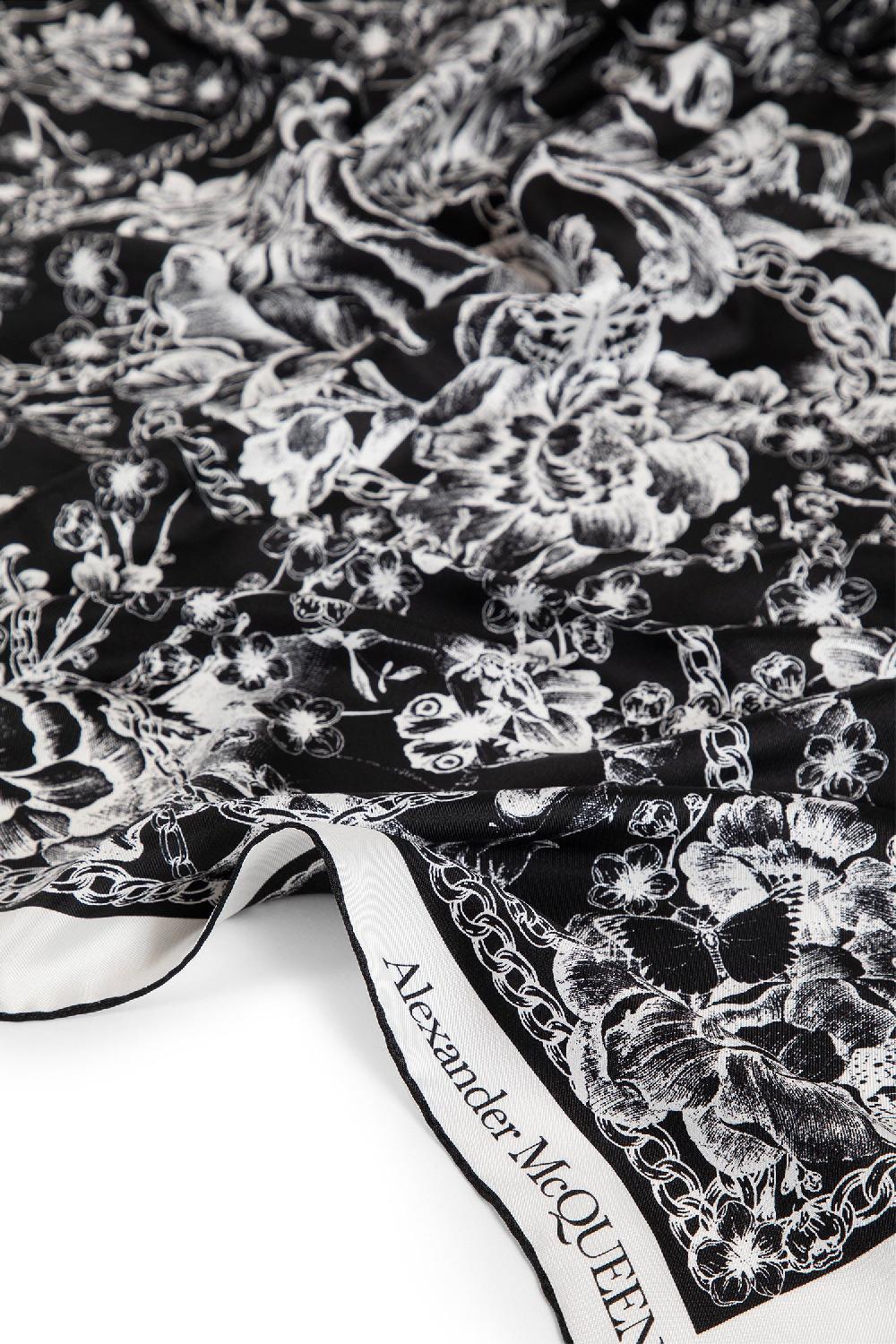 Antonioli ALEXANDER MCQUEEN WOMAN BLACK&WHITE SCARVES Vendita