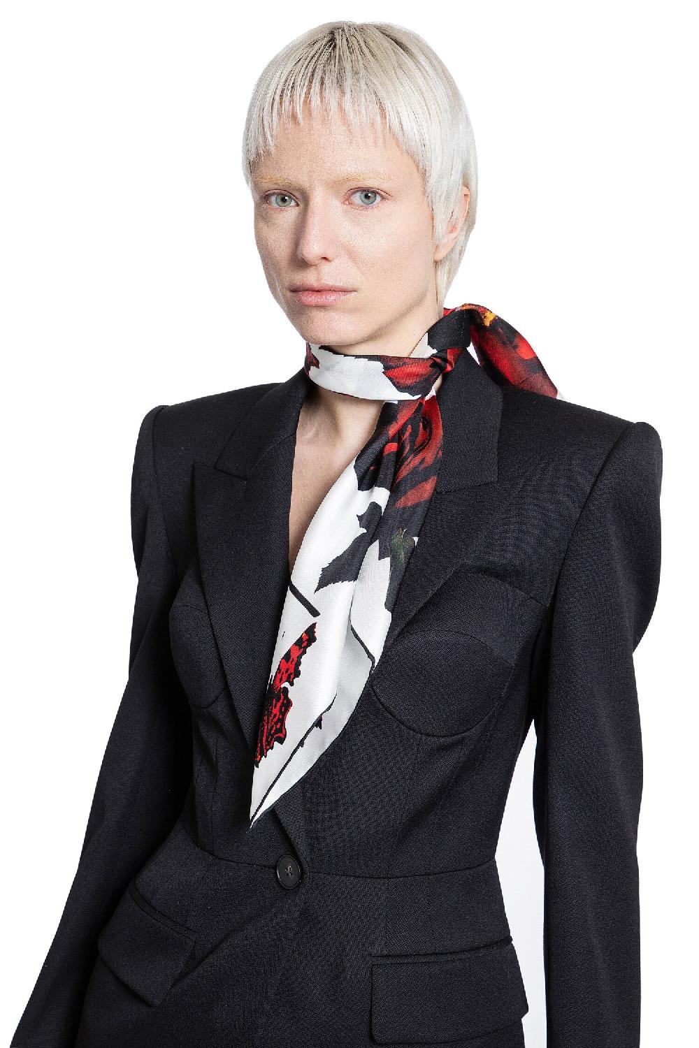 Antonioli ALEXANDER MCQUEEN WOMAN MULTICOLOR SCARVES Fino Al -60%