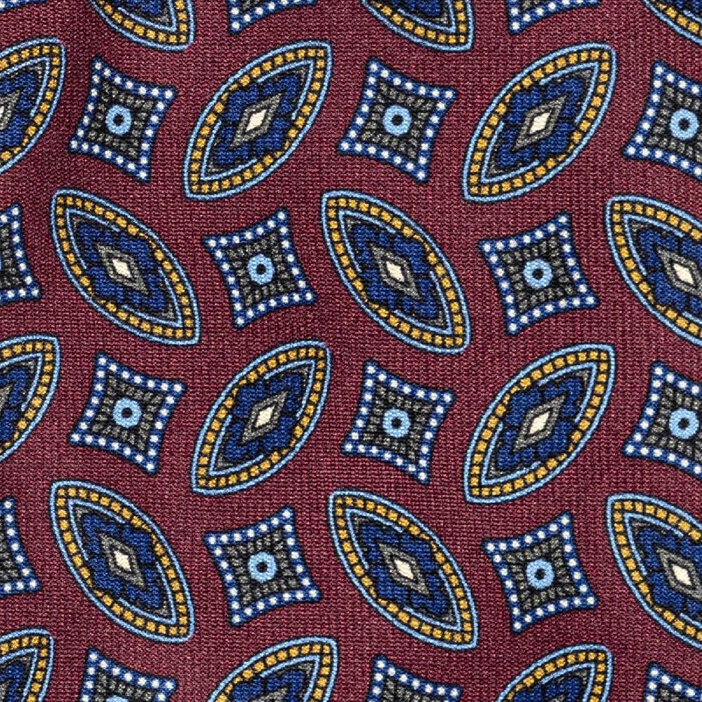 Rubinacci Cravatta in twill di seta con stampa geometrica bordeaux Comprane uno, ottenene uno gratis