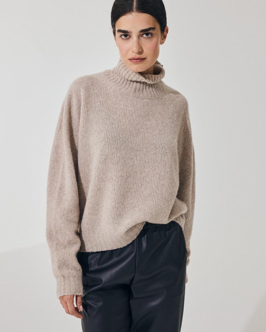 Scaglione TURTLE NECK OVER PUFFED CASHMERE BEIGE Affare Del Giorno