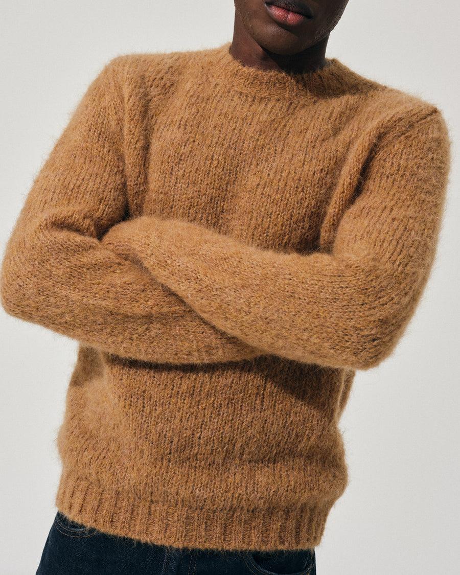 Scaglione ROUND NECK MESSY HAIR CARAMEL Offerte