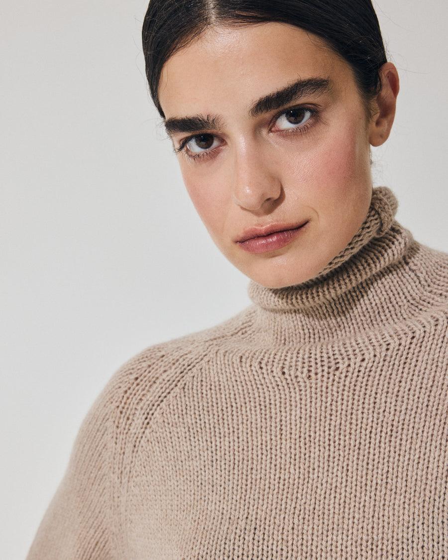 Scaglione MOCK NECK RAGLAN SUPERSOFT SAND Novità