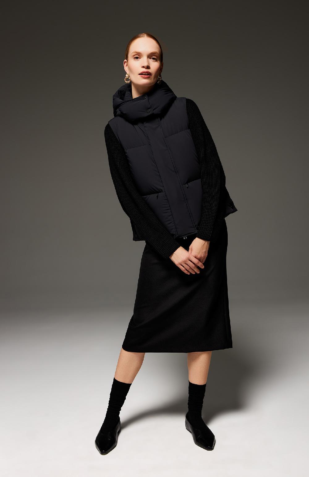 Seventy Gilet imbottito a collo alto con cappuccio - Col. Nero Sottocosto