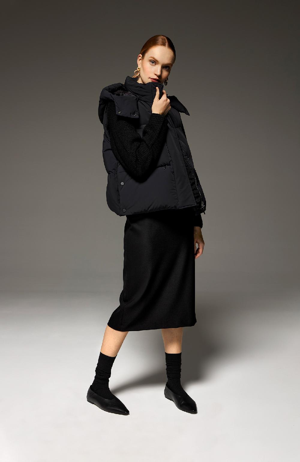 Seventy Gilet imbottito a collo alto con cappuccio - Col. Nero Sottocosto