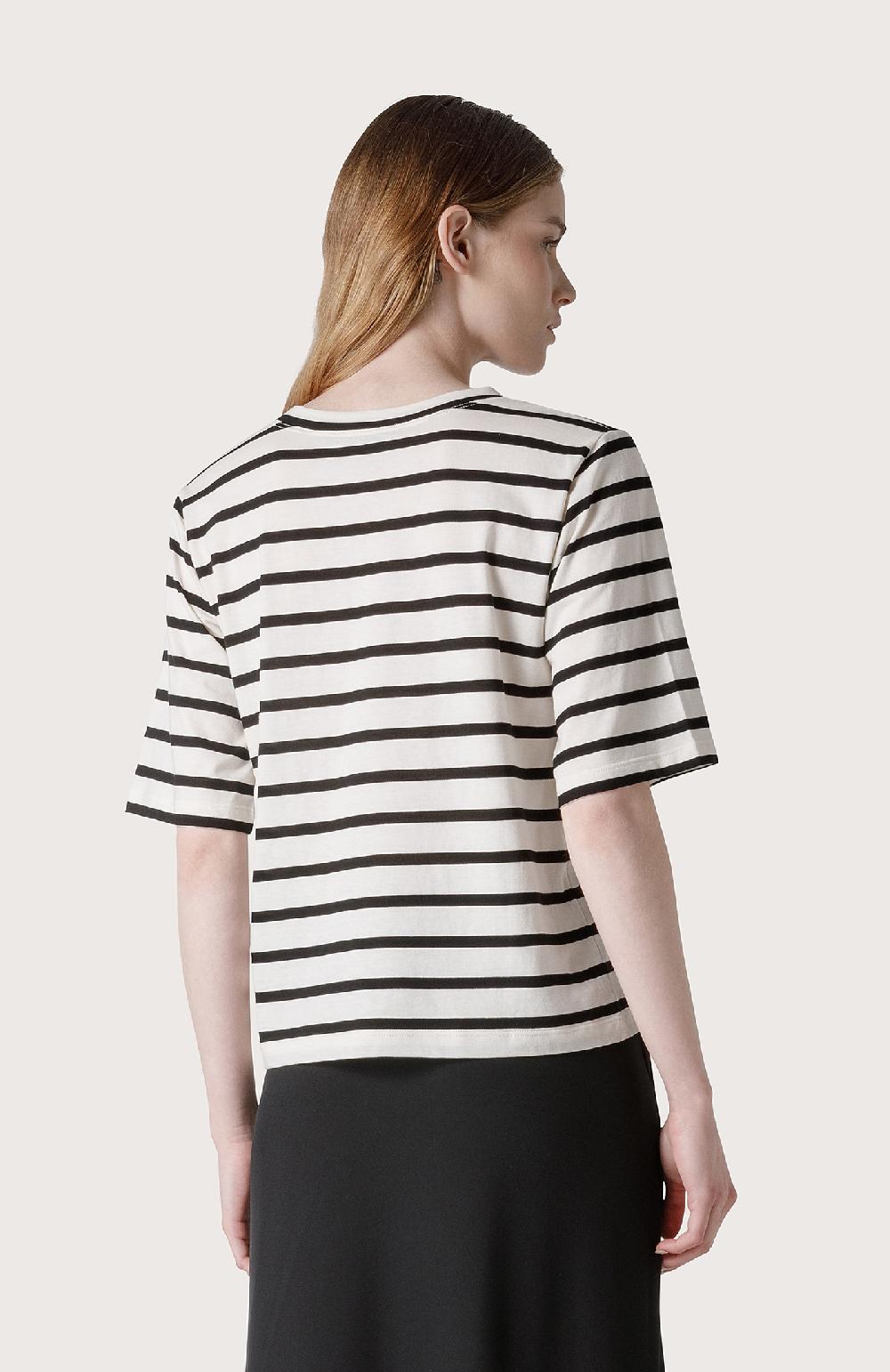 Seventy Maglia a righe con spilla floreale - Col. Nero Consegna Veloce