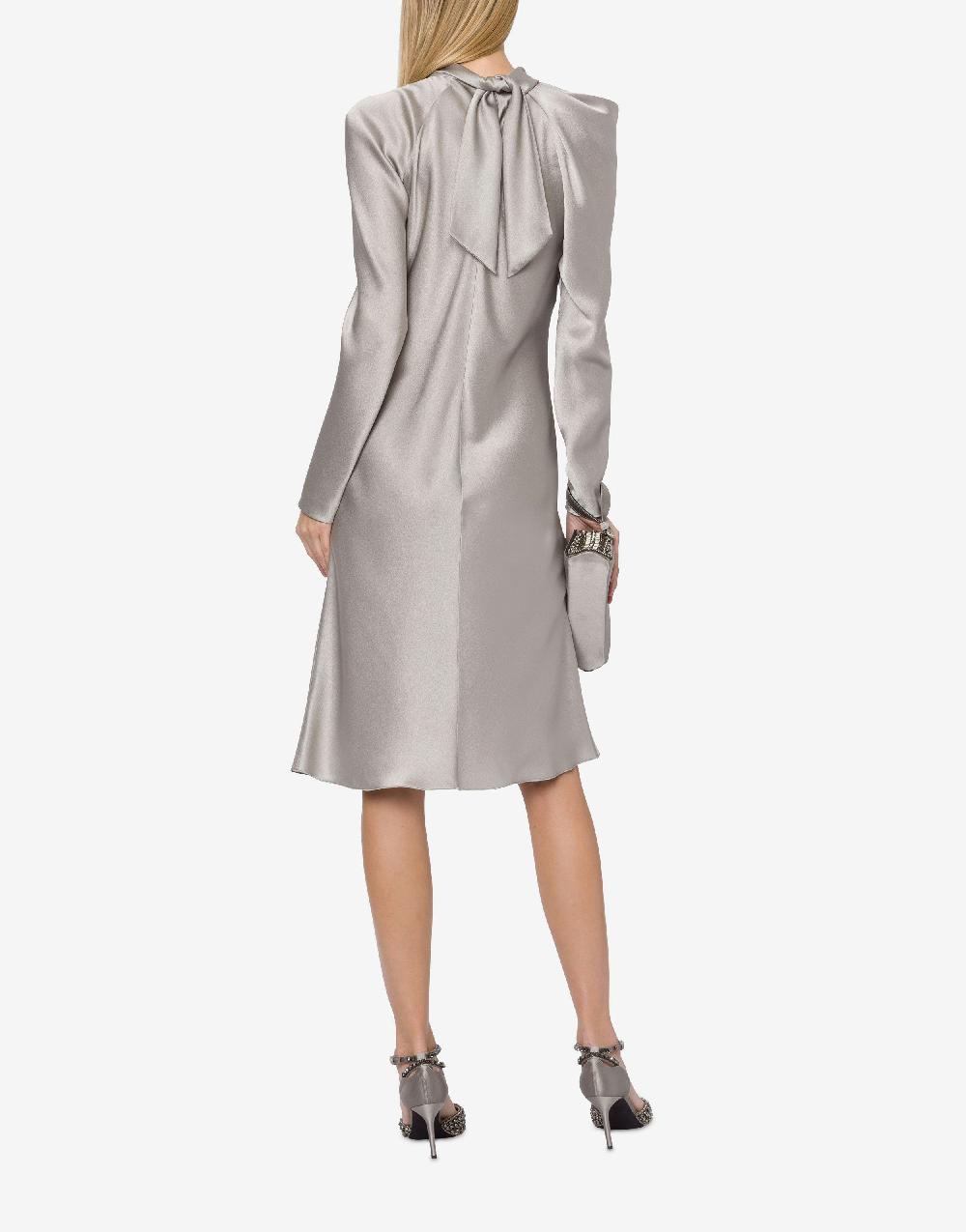 Alberta Ferretti Abito midi in raso con ruche Offerta